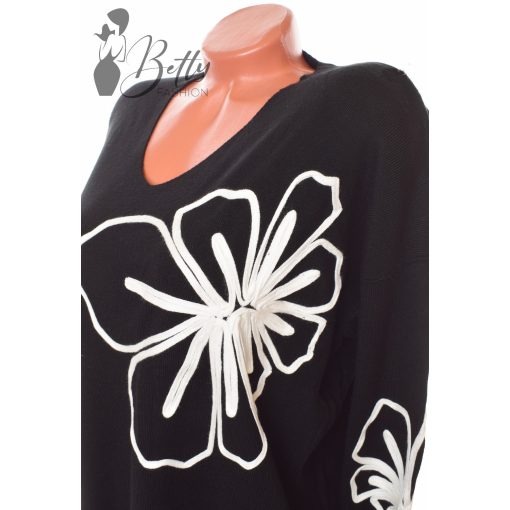 White Top with Jewelry Embellishment S/M