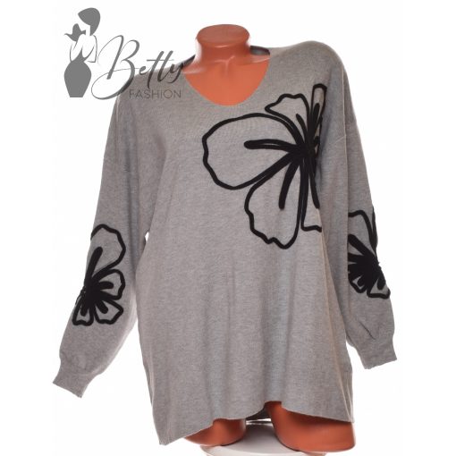 White Top with Jewelry Embellishment S/M