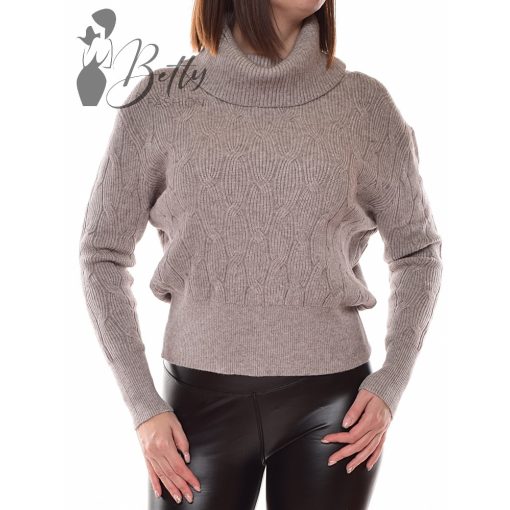 White Top with Jewelry Embellishment S/M