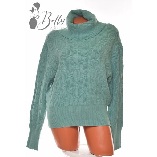 White Top with Jewelry Embellishment S/M