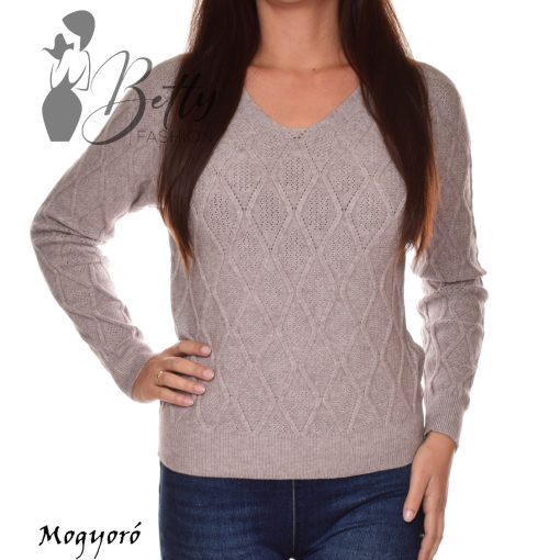 White Top with Jewelry Embellishment S/M