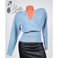 White Top with Jewelry Embellishment S/M