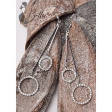 Hosszú, végén strasszos karikadíszes fülbevaló