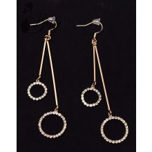 Hosszú, végén strasszos karikadíszes fülbevaló