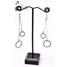 Hosszú, végén strasszos karikadíszes fülbevaló