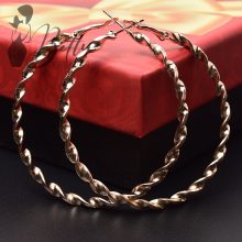 Arany színű, csavart karika fülbevaló