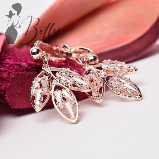 Levél alakú, köves díszítésű fülbevaló