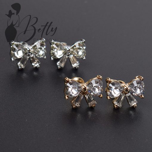 Masni alakú strasszköves fülbevaló