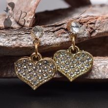 Szív alakú, strasszkő díszes fülbevaló