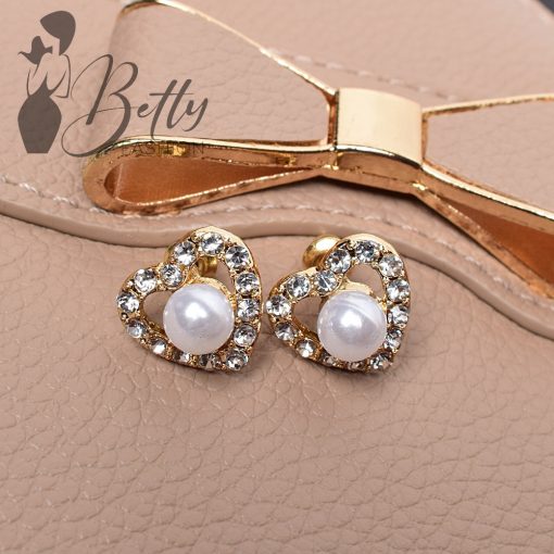 Gyöngy és strasszkő díszes fülbevaló