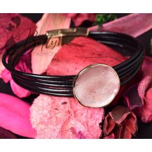 5 soros műbőrhatású, fémdíszes karkötő