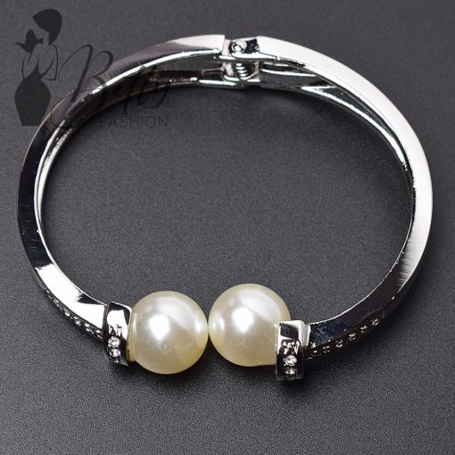 Gyöngy és strasszdíszes karperec 