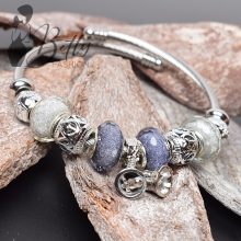 Gyöngy és csengő díszes karperec 