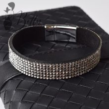 Strasszkő díszes karkötő