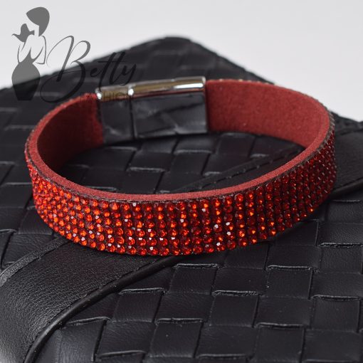 Strasszkő díszes karkötő