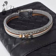 Strasszkő és fémdíszes karkötő