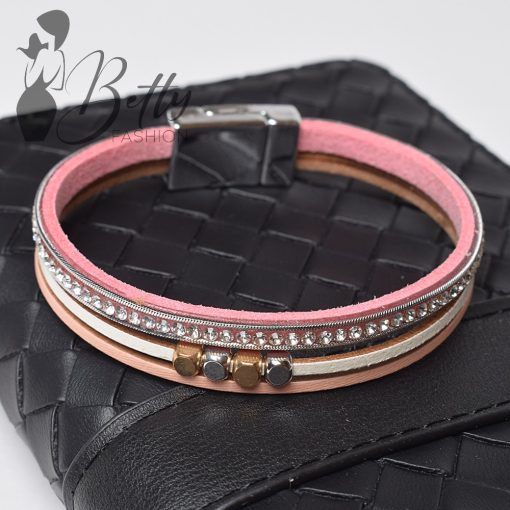 Strasszkő és fémdíszes karkötő