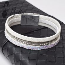 Strasszkő és csillámdíszes karkötő