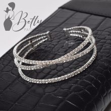 Ezüst színű, strasszköves karperec 