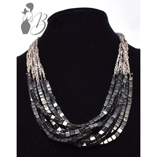 Kockaköves, több soros nyaklánc