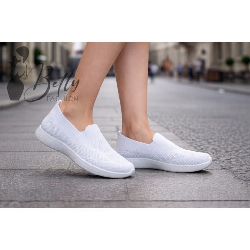 Fehér színű, légáteresztő slip-on
