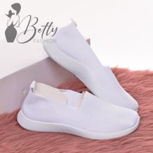 Fehér színű, légáteresztő slip-on