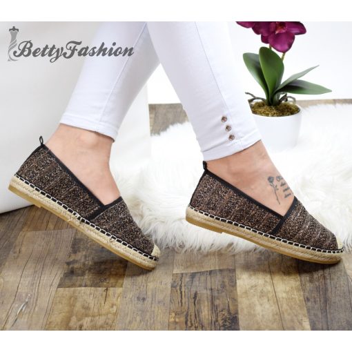 White Top with Jewelry Embellishment S/M