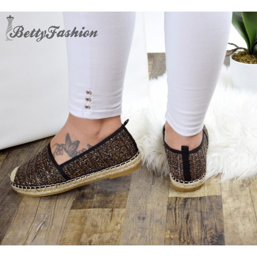 White Top with Jewelry Embellishment S/M