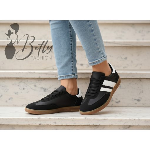 White Top with Jewelry Embellishment S/M