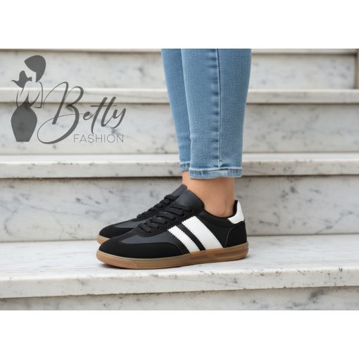 White Top with Jewelry Embellishment S/M