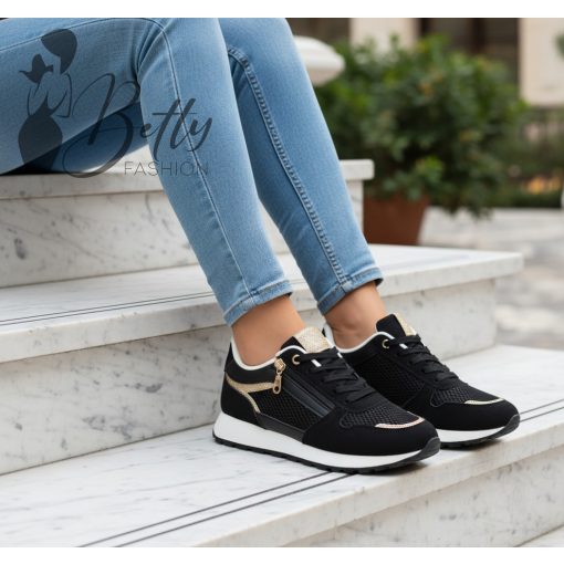 Fekete színű, magasított sarkú sportcipő