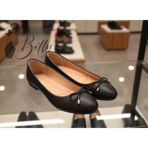 White Top with Jewelry Embellishment S/M