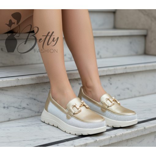 White Top with Jewelry Embellishment S/M