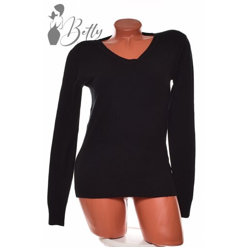 White Top with Jewelry Embellishment S/M