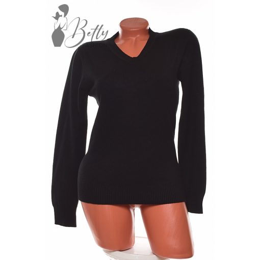 White Top with Jewelry Embellishment S/M