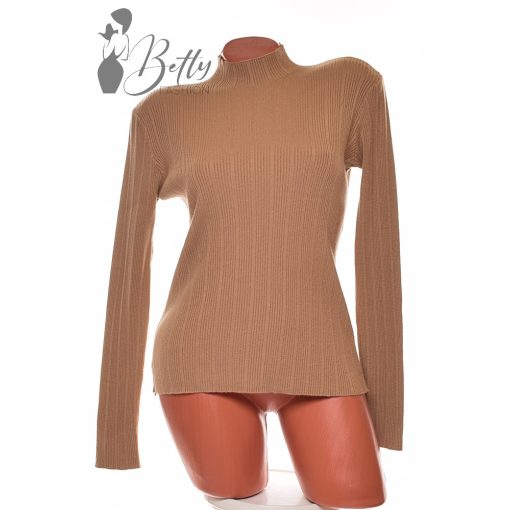 White Top with Jewelry Embellishment S/M