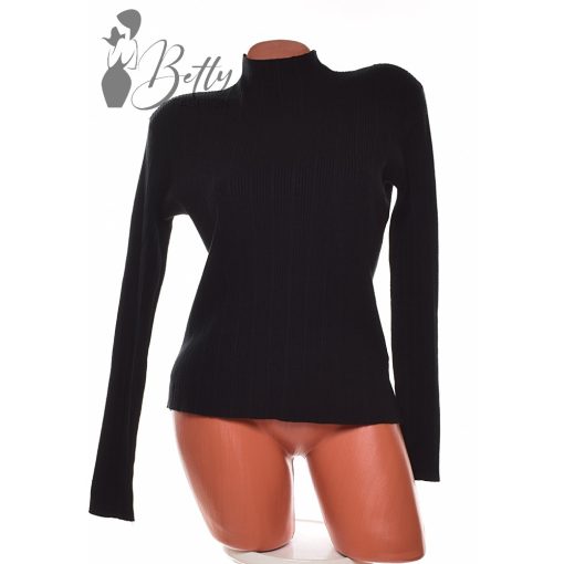 White Top with Jewelry Embellishment S/M