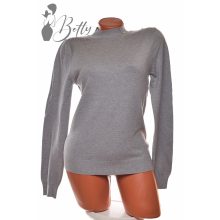 White Top with Jewelry Embellishment S/M