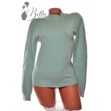 White Top with Jewelry Embellishment S/M