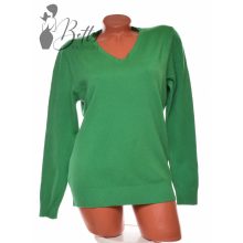 White Top with Jewelry Embellishment S/M