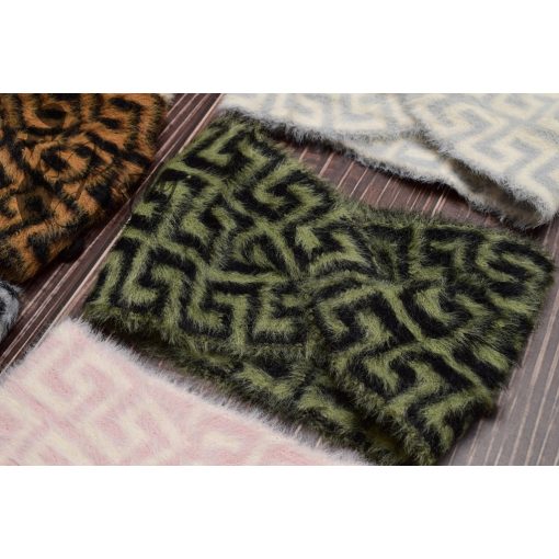 Görög mintás, szőrmés, elején csavart fejpánt