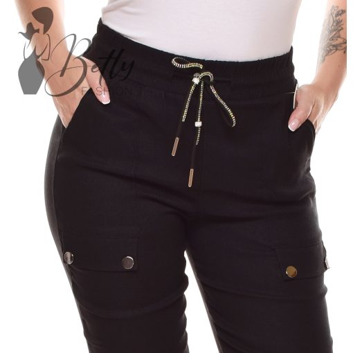 Fekete színű, zsebes és díszgombos nadrág S/M, L/XL, XL/2XL