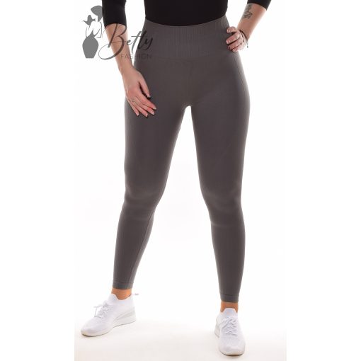 Popsi kiemelős, anyagában mintás legging S/M, L/XL