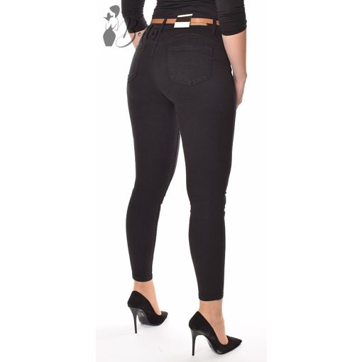 Fekete színű, push-up farmernadrág, övvel XS, S, M, L, XL