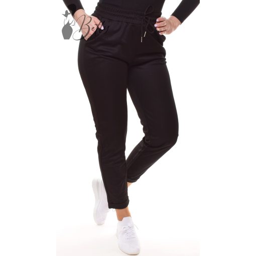 Fekete színű,  gumis derekú, lenge nadrág XS/S, S/M, M/L, L/XL