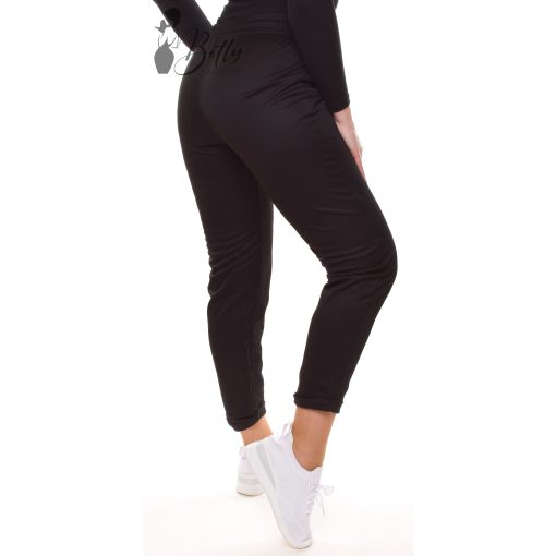 Fekete színű,  gumis derekú, lenge nadrág XS/S, S/M, M/L, L/XL