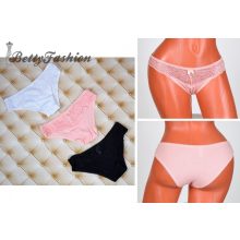 Elől csipkebetétes bugyi S, M, L, XL