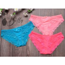 Csipkebetétes és szegélyes bugyi S, M, L, XL