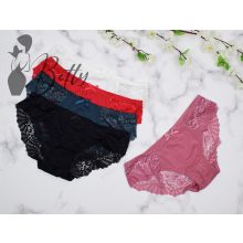 Csipkebetétes bugyi S, M, L, XL