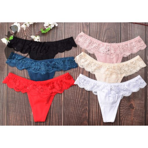 Csipkés, fenekén kivágott és fémdíszes tanga S, M, L, XL